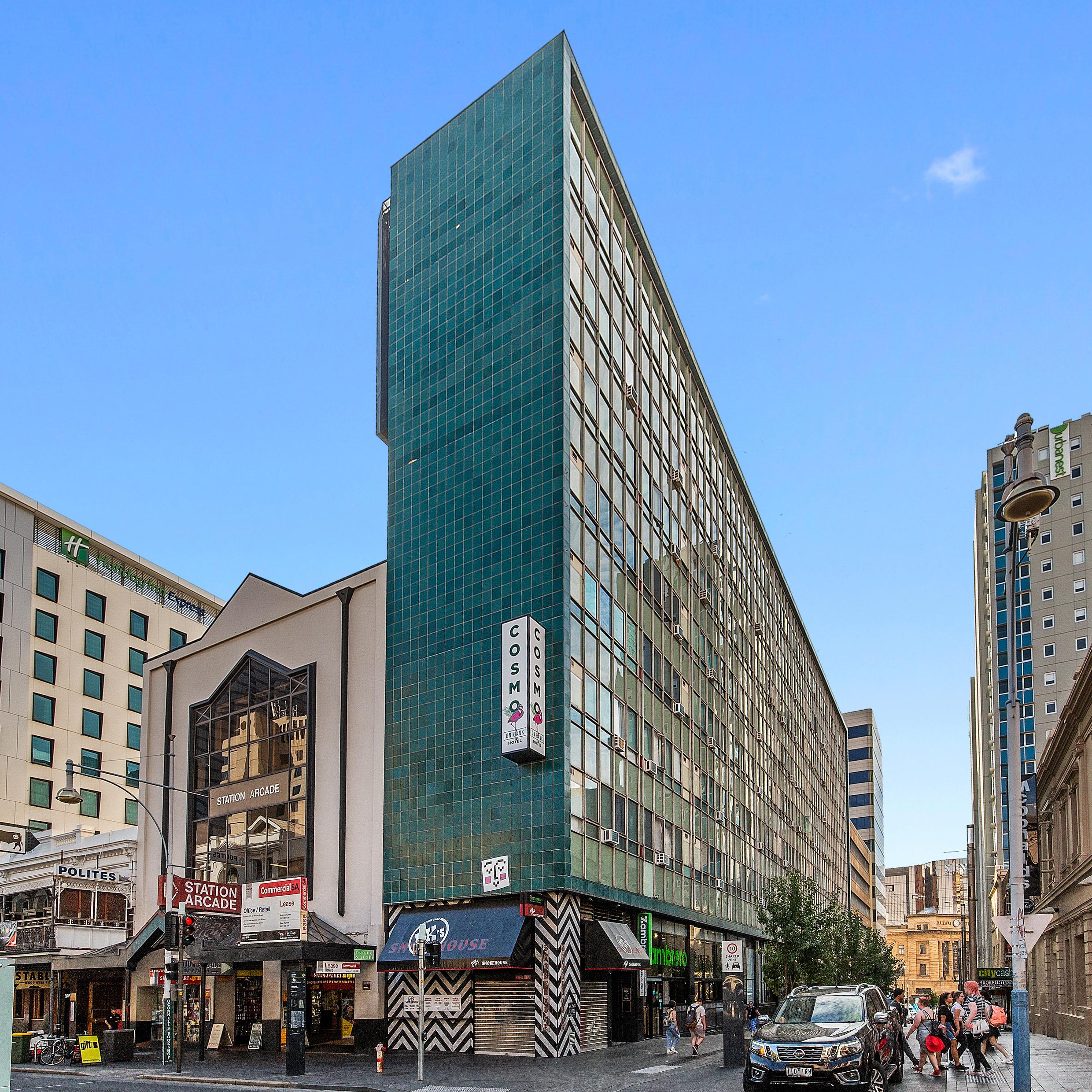 Hotel Cosmo On Bank Adelaide Esterno foto