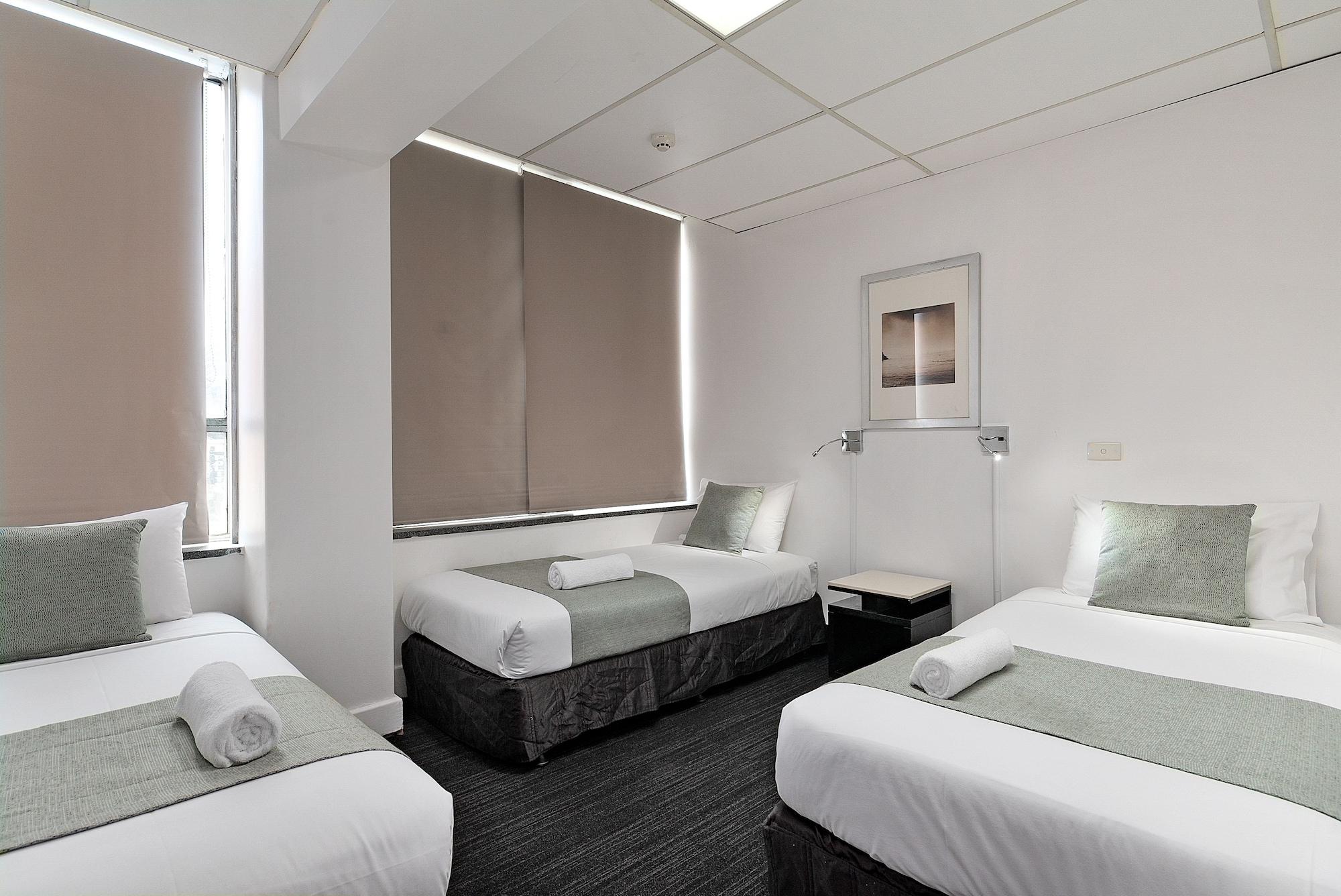 Hotel Cosmo On Bank Adelaide Esterno foto