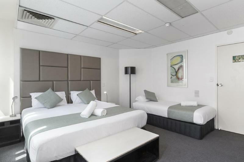 Hotel Cosmo On Bank Adelaide Esterno foto